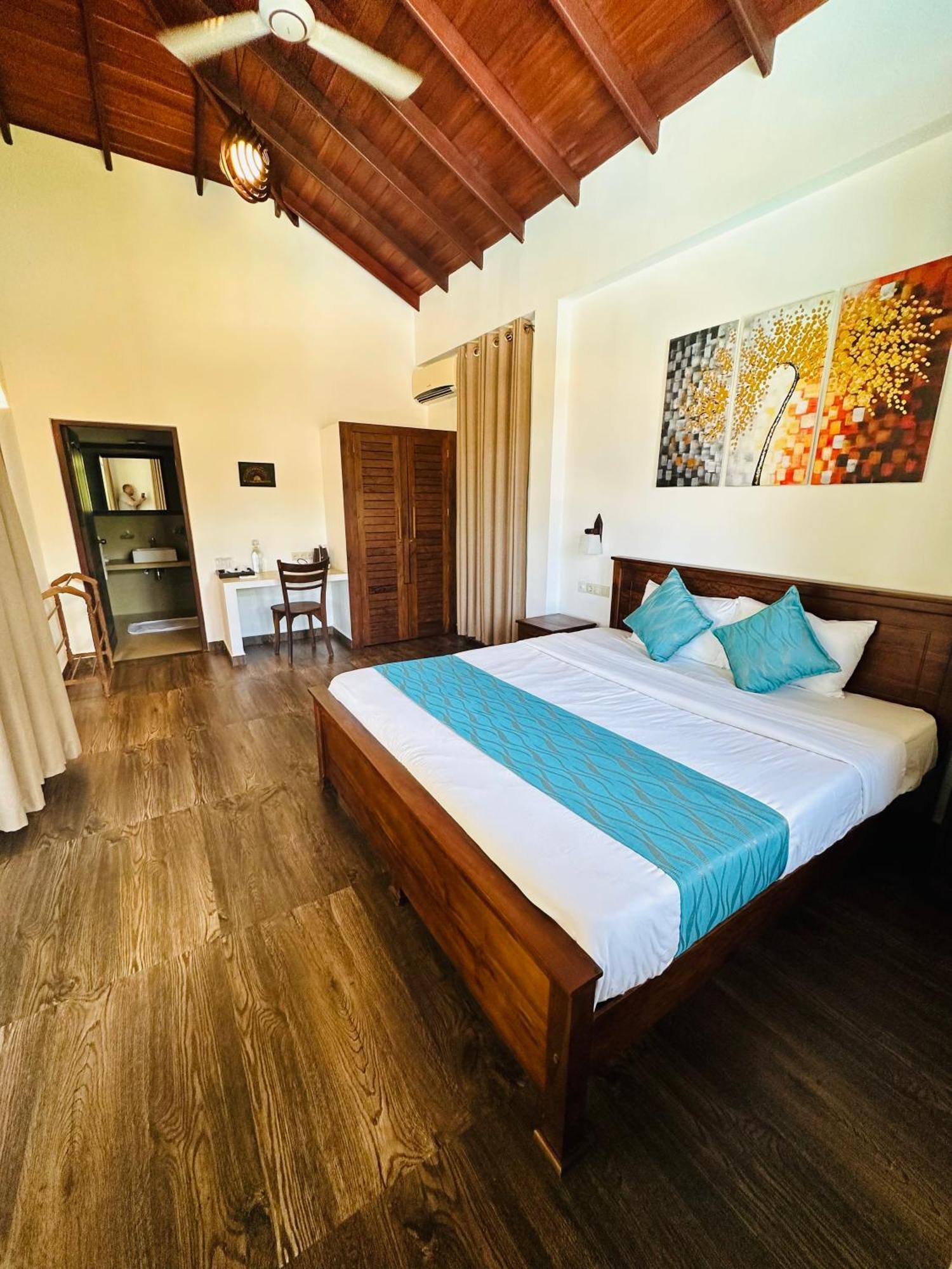 Green Parrot Beach Resort تانجالي الغرفة الصورة