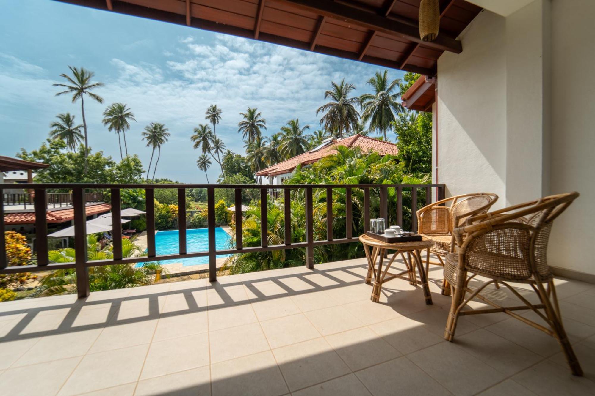Green Parrot Beach Resort تانجالي المظهر الخارجي الصورة
