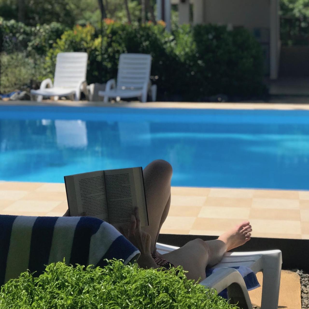 Green Parrot Beach Resort تانجالي المظهر الخارجي الصورة