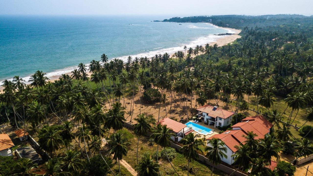 Green Parrot Beach Resort تانجالي المظهر الخارجي الصورة